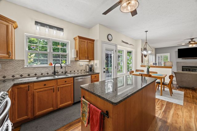 809 Red Oaks Lane, Lafayette, IN 47909