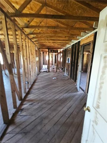 101 Markwood Lane, Lexington, NC 27295