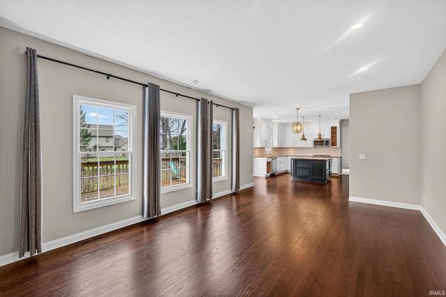 50619 Lakeside Drive, Granger, IN 46530