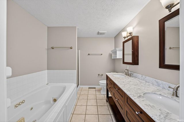 50619 Lakeside Drive, Granger, IN 46530