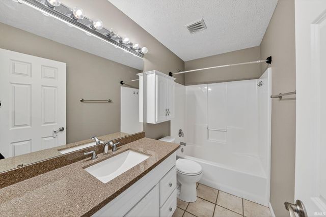 50619 Lakeside Drive, Granger, IN 46530