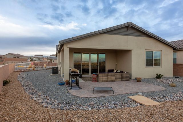 1310 Vallecito Court NW, Los Lunas, NM 87031
