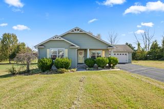 128 Rustling Oaks Dr, Sparta, TN 38583