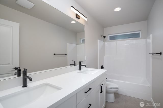 2426 SW Ridgeway Drive, Oak Harbor, WA 98277