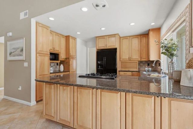 7216 Manzanita Street, Carlsbad, CA 92011