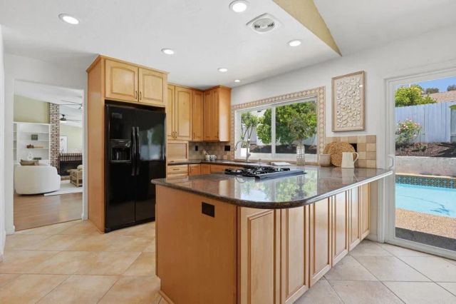 7216 Manzanita Street, Carlsbad, CA 92011