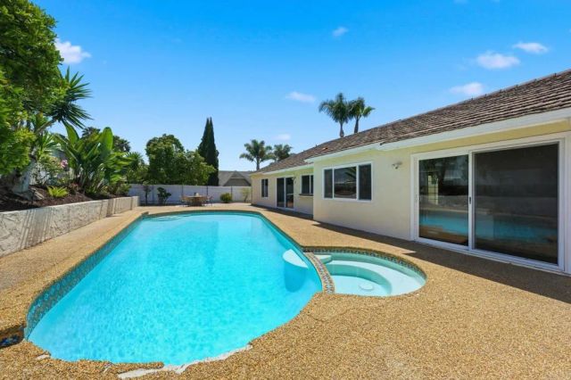 7216 Manzanita Street, Carlsbad, CA 92011
