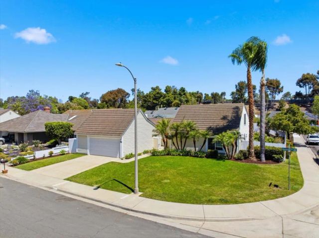 7216 Manzanita Street, Carlsbad, CA 92011