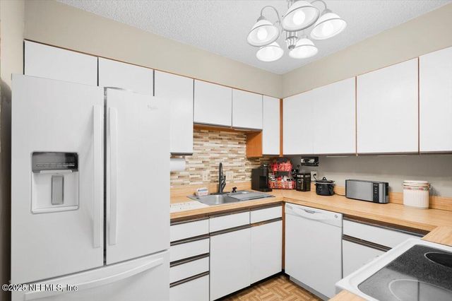 1071 EDGEWOOD Avenue S, 602, Jacksonville, FL 32205