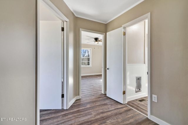 423 S Main St, Byrdstown, TN 38549