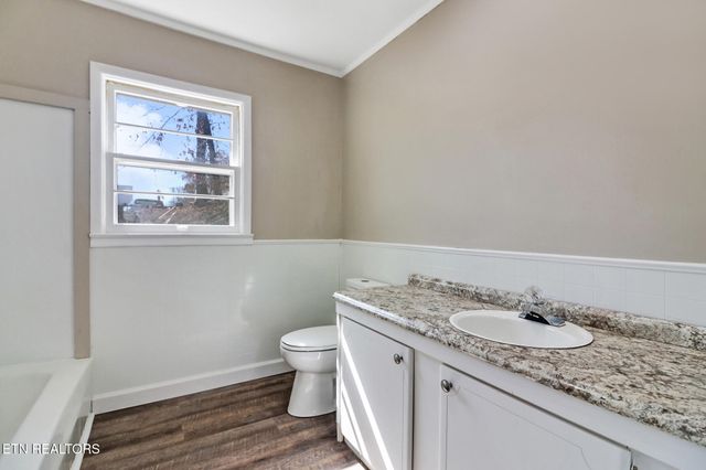 423 S Main St, Byrdstown, TN 38549
