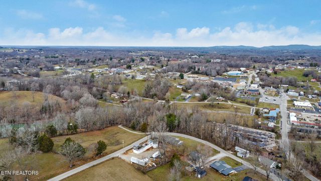 423 S Main St, Byrdstown, TN 38549