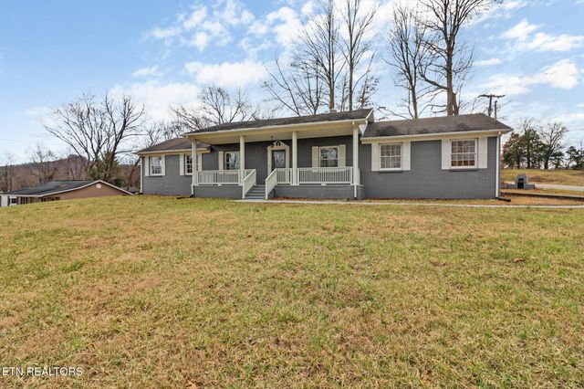 423 S Main St, Byrdstown, TN 38549