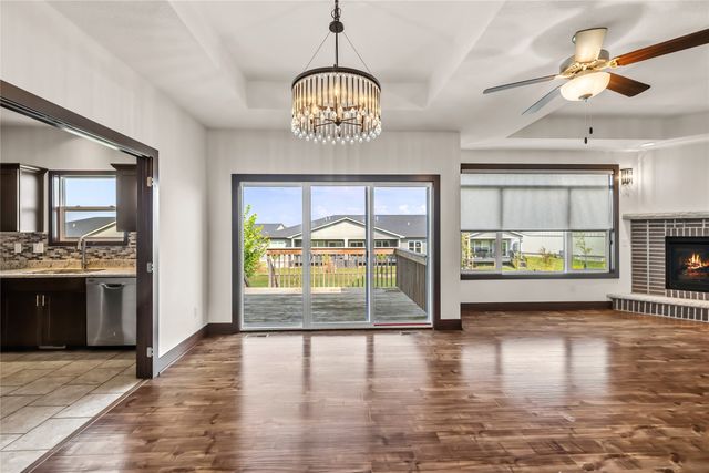 254 S 91st Street, West Des Moines, IA 50266