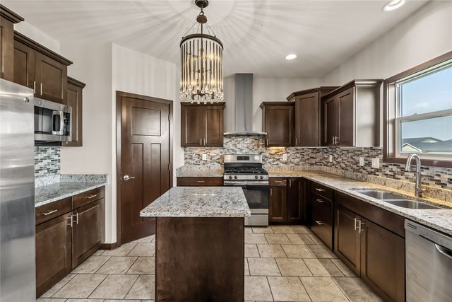 254 S 91st Street, West Des Moines, IA 50266