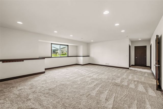 254 S 91st Street, West Des Moines, IA 50266