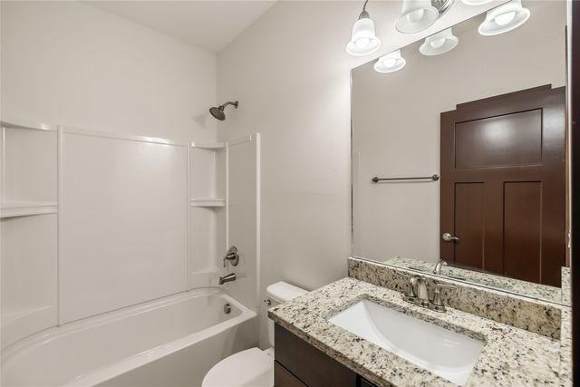 254 S 91st Street, West Des Moines, IA 50266