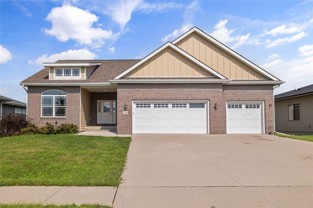 254 S 91st Street, West Des Moines, IA 50266