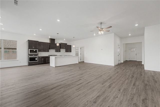 3603 N Wiley Drive, Siloam Springs, AR 72761