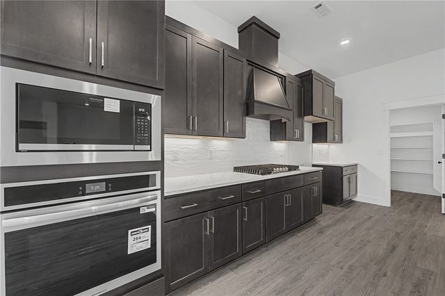 3603 N Wiley Drive, Siloam Springs, AR 72761