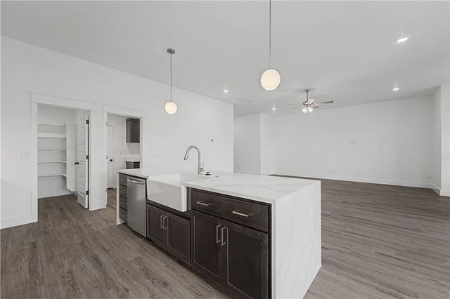 3603 N Wiley Drive, Siloam Springs, AR 72761