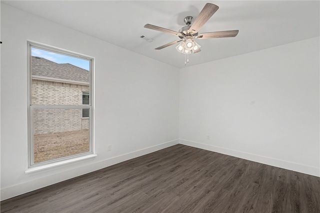 3603 N Wiley Drive, Siloam Springs, AR 72761