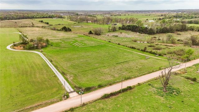 13225 W Tycoon Road, Bentonville, AR 72713