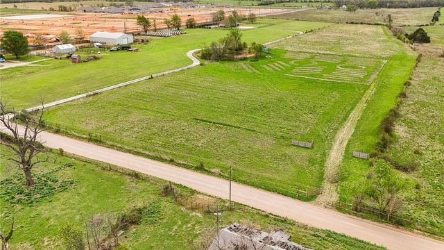 13225 W Tycoon Road, Bentonville, AR 72713