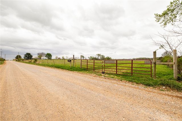 13225 W Tycoon Road, Bentonville, AR 72713