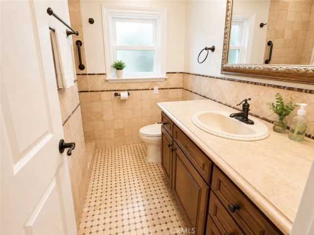 6414 E Willow, Long Beach, CA 90815