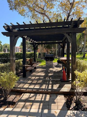 8821 Wiles Rd 108, Coral Springs, FL 33067