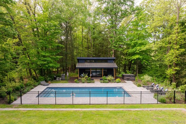 3 Hickory Hill Lane, Stone Ridge, NY 12419
