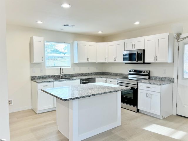 105 Everest Drive, Inman, SC 29349