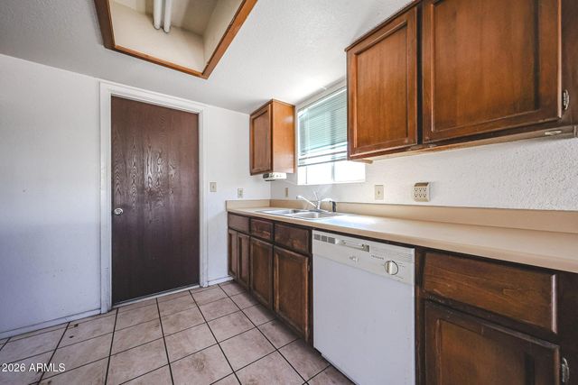 120 W 14TH Avenue, Apache Junction, AZ 85120