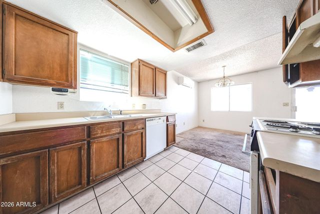 120 W 14TH Avenue, Apache Junction, AZ 85120