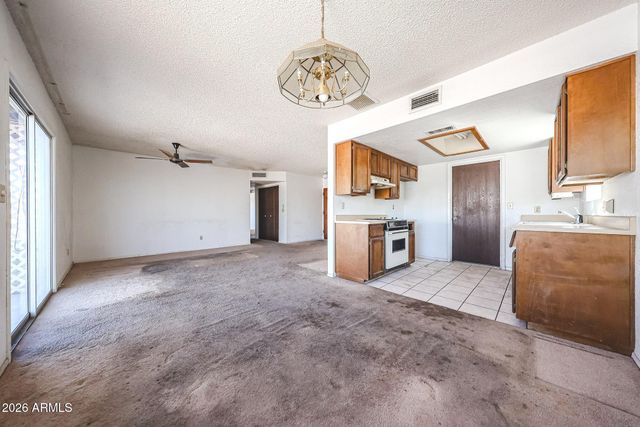 120 W 14TH Avenue, Apache Junction, AZ 85120