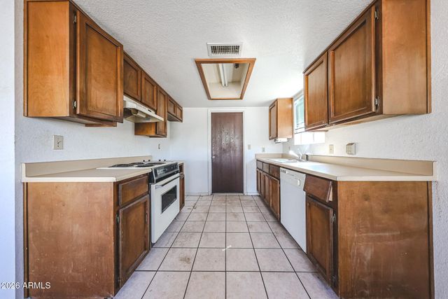 120 W 14TH Avenue, Apache Junction, AZ 85120