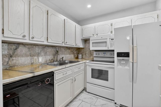 415 Mansfield J, Boca Raton, FL 33434