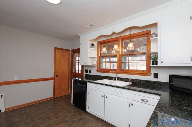 508 Walnut Ave, Colonial Heights, VA 23834