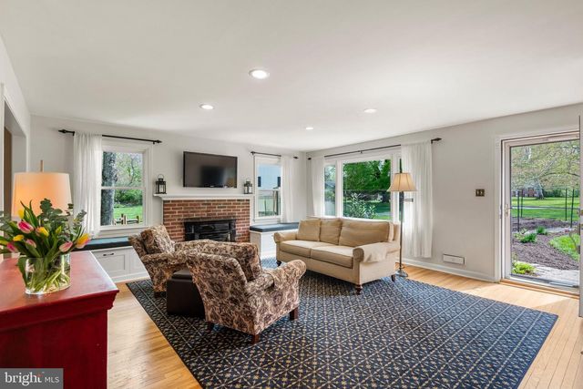 236 ANTHONY WAYNE DR, Wayne, PA 19087