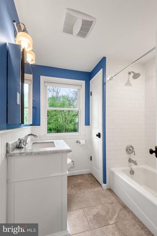236 ANTHONY WAYNE DR, Wayne, PA 19087