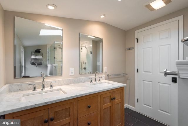 236 ANTHONY WAYNE DR, Wayne, PA 19087