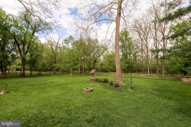 236 ANTHONY WAYNE DR, Wayne, PA 19087