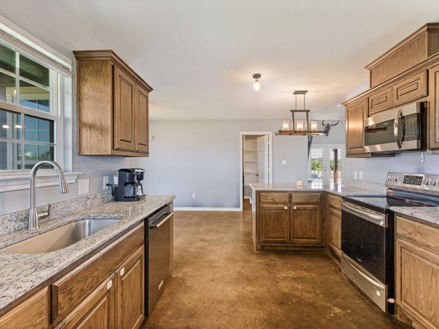 760 County Road 4380, Decatur, TX 76234