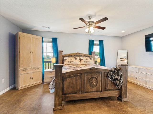 760 County Road 4380, Decatur, TX 76234
