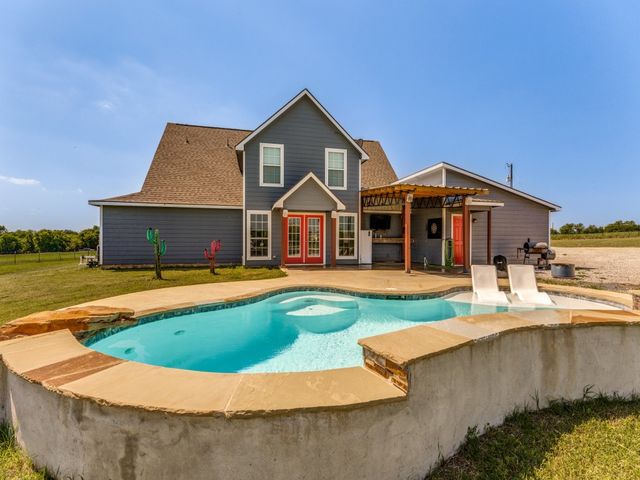 760 County Road 4380, Decatur, TX 76234
