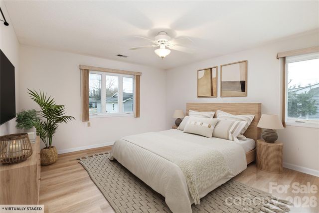 228 Dartcrest Drive, Hendersonville, NC 28792