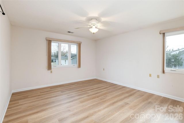 228 Dartcrest Drive, Hendersonville, NC 28792