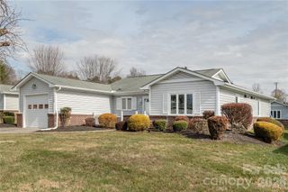 228 Dartcrest Drive, Hendersonville, NC 28792