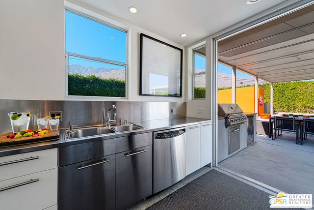 1947 S Joshua Tree Place, Palm Springs, CA 92264